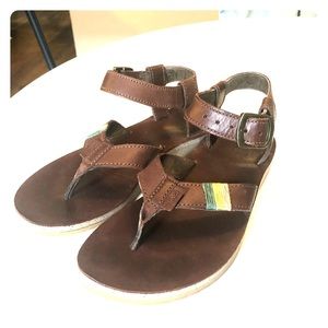 Euc Teva leather sandals